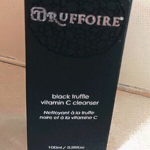 Truffoire black truffle vitamin c cleanser